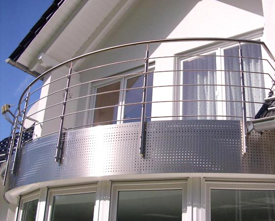 Balkongeländer aus Edelstahl