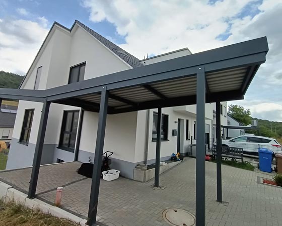 Carport aus Metall
