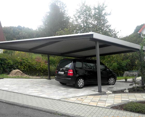 Carport aus Metall