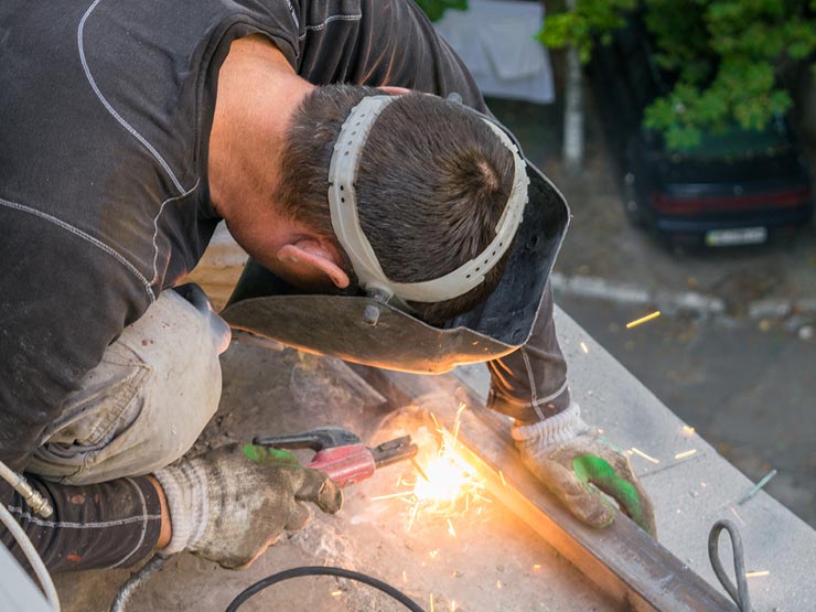 Stahlbalkonanlage schweissen