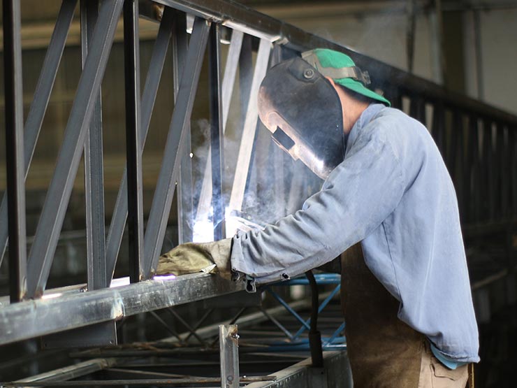 Stahlträger für Sonderanfertigung schweissen