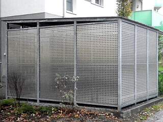 Mülltonnen Einhausung mit Fahrrad Unterstand | ©Schlosserei Schott GmbH