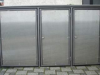 Mülltonnen Einhausung | &copy;Schlosserei Schott GmbH