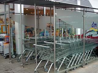 Einkaufwagen-Unterstand | &copy;Schlosserei Schott GmbH