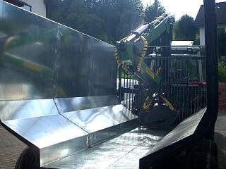 Agrarhänger mit Bleche ausgekleidet | ©Schlosserei Schott GmbH