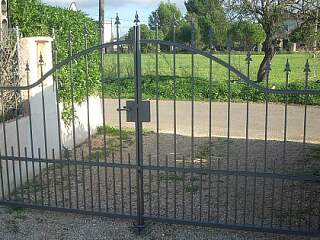 2-flg. Drehflügeltor | &copy;Schlosserei Schott GmbH