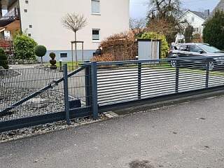 Schiebetor | ©Schlosserei Schott GmbH