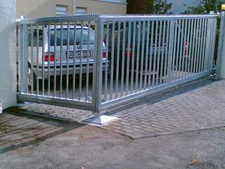 Schiebetor | ©Schlosserei Schott GmbH