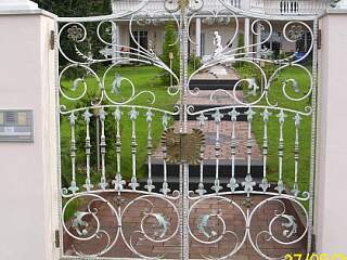 schmiedeeisernes Fußgängertörchen | &copy;Schlosserei Schott GmbH