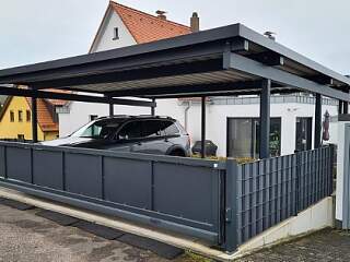 Carport, Schiebetor und DSG-Zaun | ©Schlosserei Schott GmbH