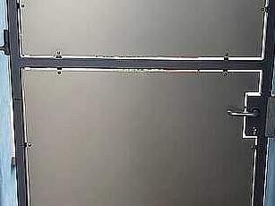 Fußgänger Eingangstörchen mit Blechfüllung | &copy;Schlosserei Schott GmbH