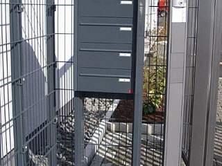 Zaun und Briefkastenanlage | &copy;Schlosserei Schott GmbH