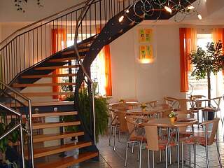 Innentreppe mit Geländer | &copy;Schlosserei Schott GmbH