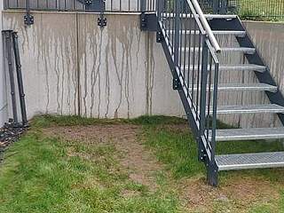 Außentreppe mit Geländer | &copy;Schlosserei Schott GmbH