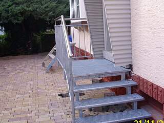 Außentreppe mit Podest | ©Schlosserei Schott GmbH