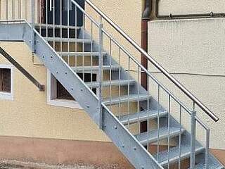 Außentreppe mit Geländer | &copy;Schlosserei Schott GmbH