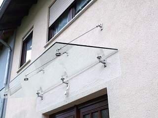 Vordach mit Glas | &copy;Schlosserei Schott GmbH