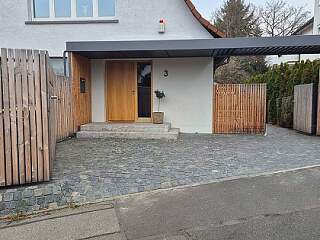 Kastenvordach mit Pergola | &copy;Schlosserei Schott GmbH