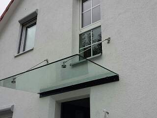 Vordach mit Glas | ©Schlosserei Schott GmbH