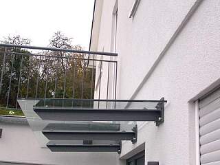 Vordach mit Glas | ©Schlosserei Schott GmbH