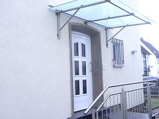 Vordach mit Glas | &copy;Schlosserei Schott GmbH