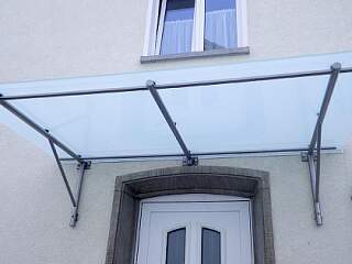 Vordach mit Glas | &copy;Schlosserei Schott GmbH