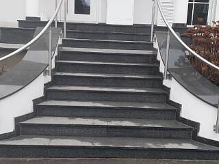 Handlauf im Außenbereich | &copy;Schlosserei Schott GmbH