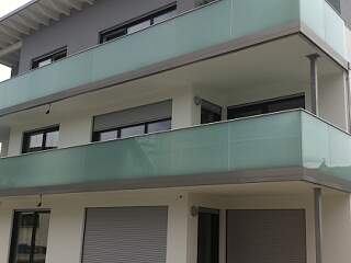 Balkongeländer Ganzglas | &copy;Schlosserei Schott GmbH