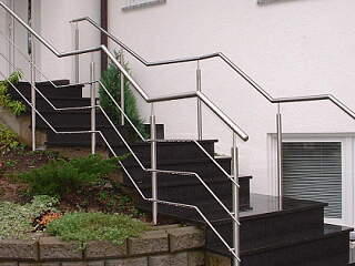 Treppengeländer aus Edelstahl Außenbereich | &copy;Schlosserei Schott GmbH