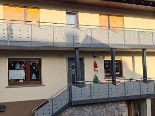 Balkongeländer mit Blechfüllung | &copy;Schlosserei Schott GmbH