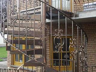 Treppengeländer mit Schmiedeelementen | &copy;Schlosserei Schott GmbH